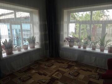 Фото номера Трехместный номер с окном Гостевой дом Sweet Home г. Джалал-Абад 4